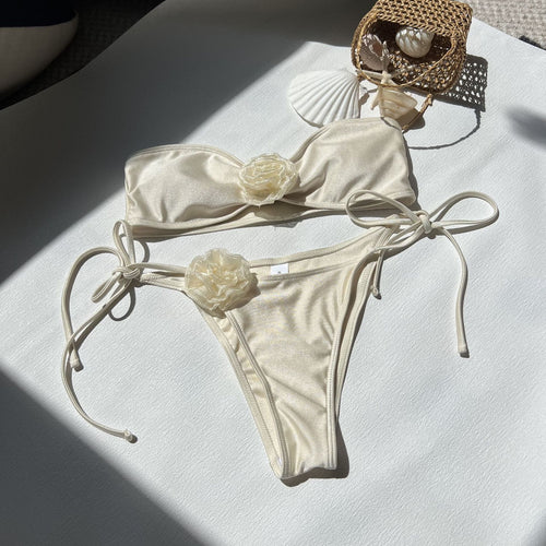 Dame bikini-sæt med legende blomsterapplikationer og justerbare bindebånd Stilla