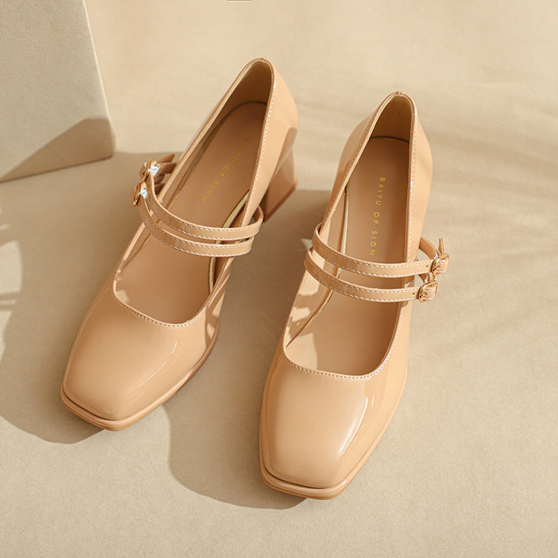 Femme Elegante Chunky Heel Mary Jane Pumps Stilla