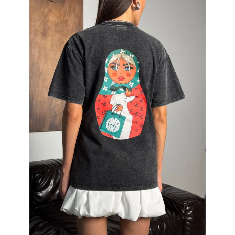 Dame T-shirt med kunstnerisk Matroschka-design og afslappet pasform Stilla