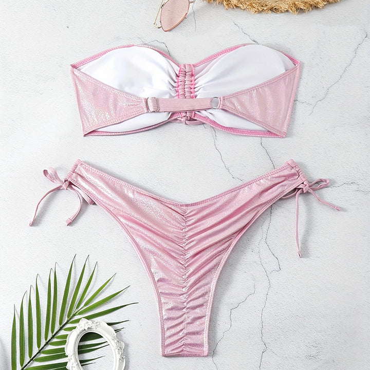 Dame Bandeau-bikini med raffineret rynkedesign og glitrende stof Stilla
