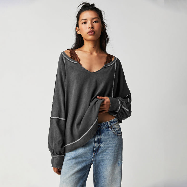 Damer afslappet oversized sweatshirt med dyb V-udskæring og moderne design Stilla