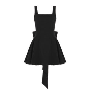 Dame kort, elegant nederdel med asymmetrisk kant og praktiske bånd-detaljer Skovae