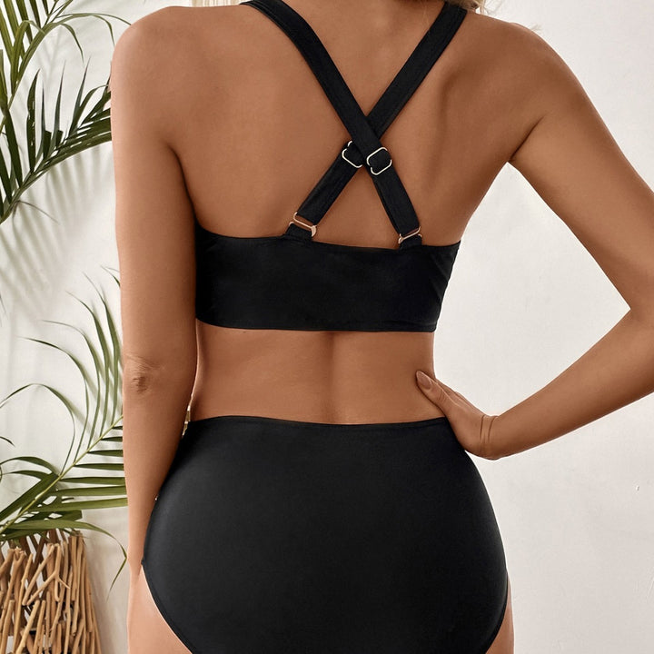 Dame bikini-sæt med trendy krydset top og højt skåret trusser Stilla