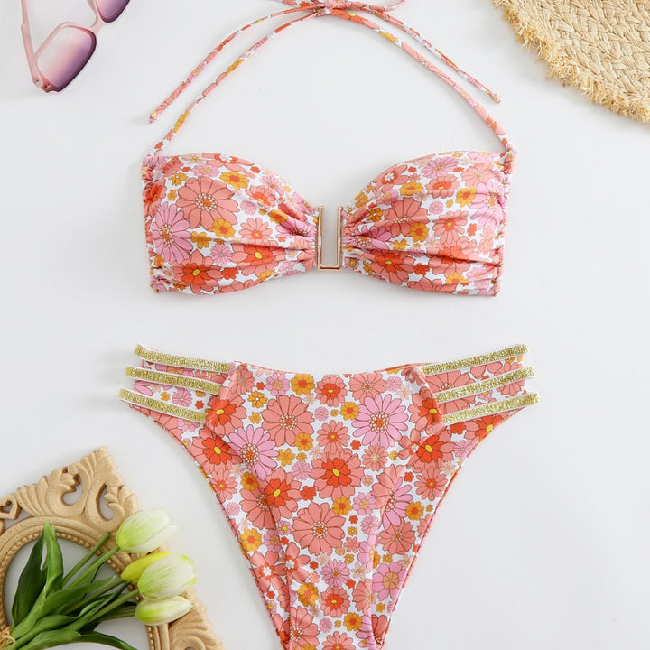 Dame Bikini Sæt med legende blomsterprint og gyldne accenter Stilla