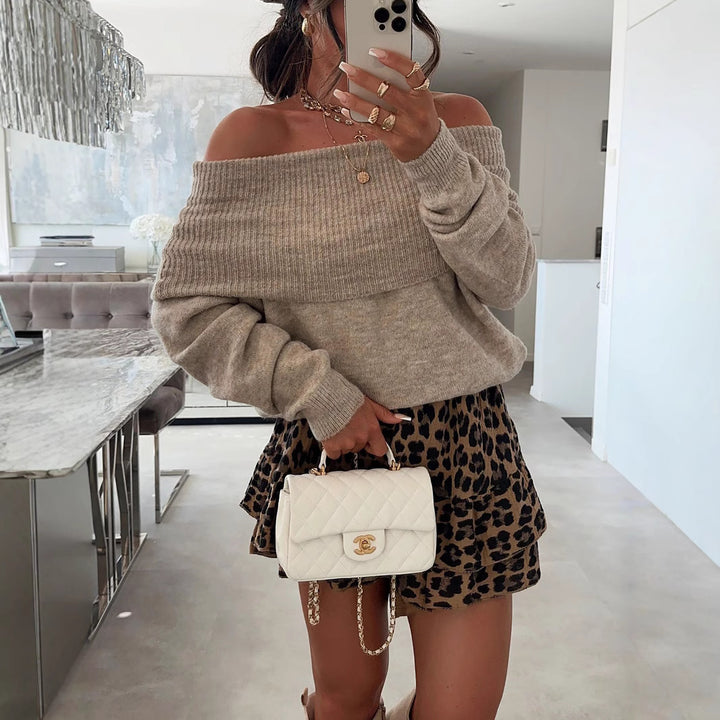 Kvinders off-shoulder sweater lavet af blødt strik med ribbede detaljer Stilla