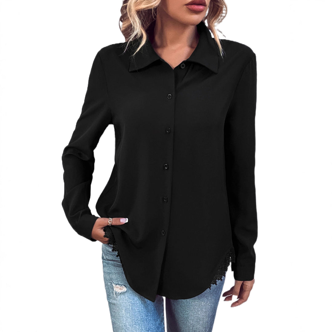 Dame elegant bluse med blonde og knaplukning Stilla