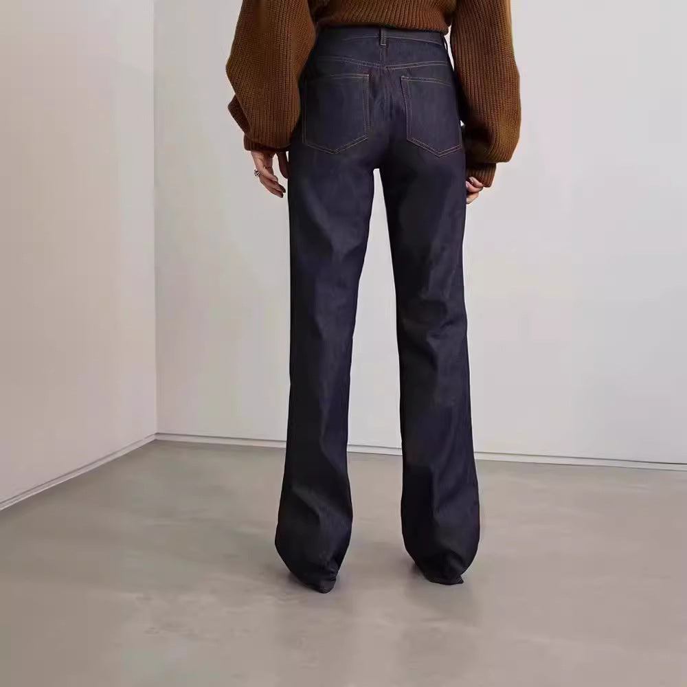 Dame bred Flared Jeansbukser lavet af højkvalitets denim med klassisk talje og elegant snit Stilla