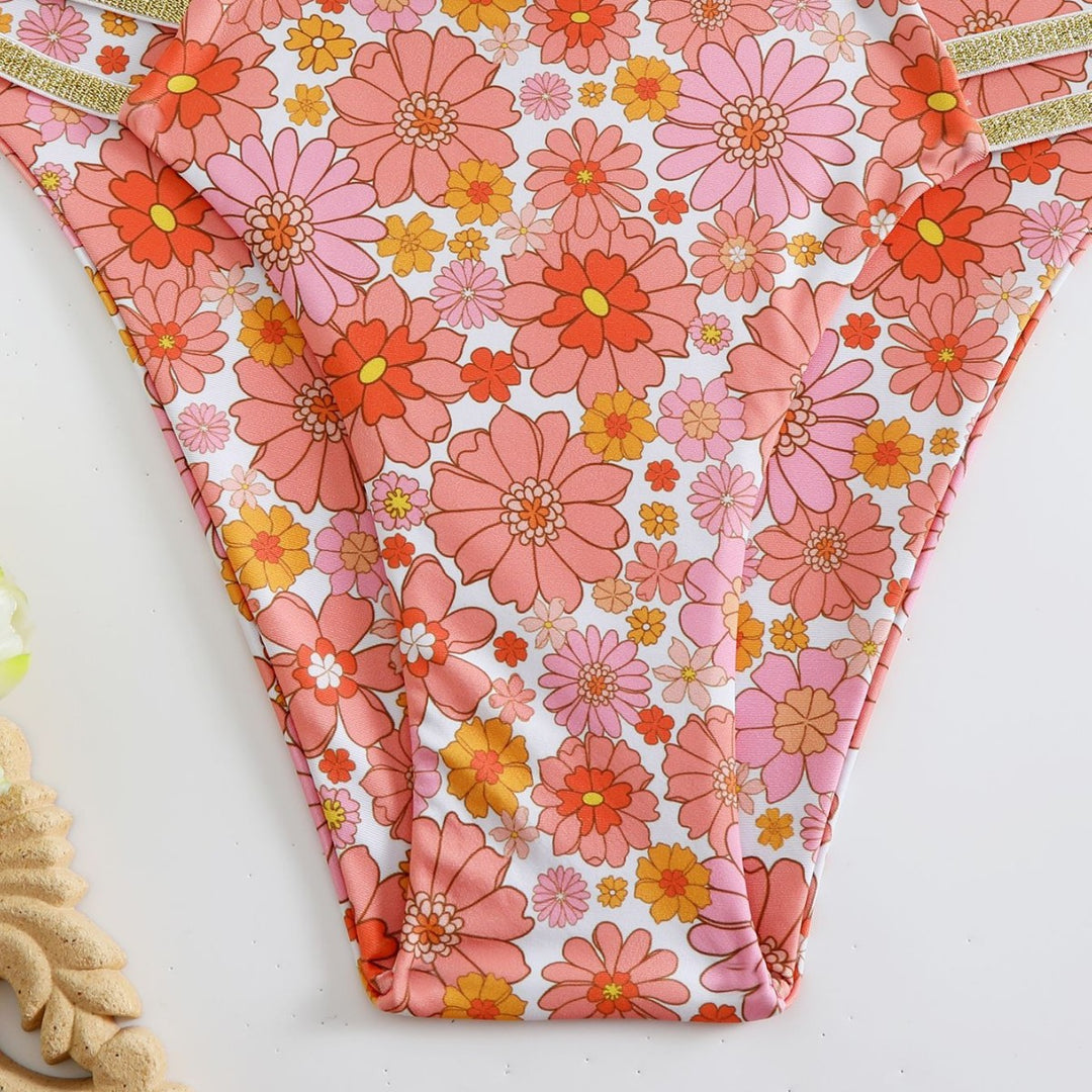 Dame bikini-sæt med blomsterdesign og gyldne accenter Skovae