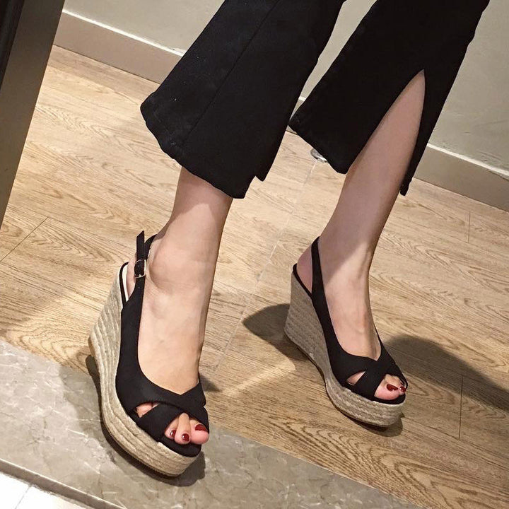 Dame Wedge-sandaletter med elastisk remdesign og fashionable plateau Stilla