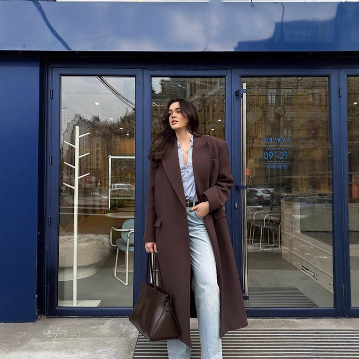 Dame stor størrelse lang blazer med lommer og klassisk snit Stilla