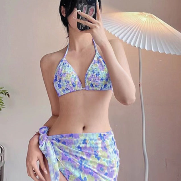 Dame bikini-sæt med legende indpakningsnederdel og et blomstret mønster Stilla