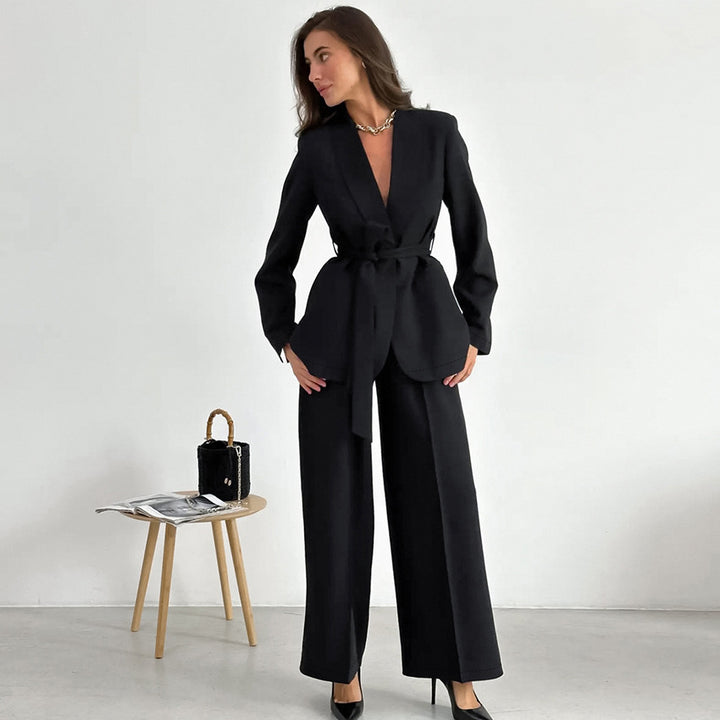 Dame elegant blazer- og bukseensemble med tætsiddende snit og bredt ben Stilla