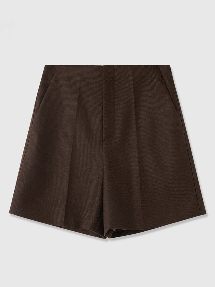 Dame elegante shorts med klassisk snit og elegante strygede folder Stilla