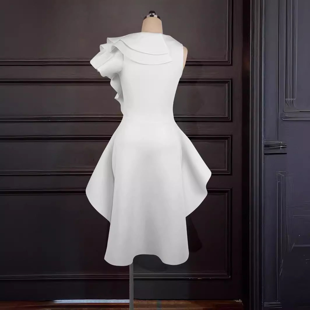 Dame elegant kjole med asymmetrisk flæser Skovae