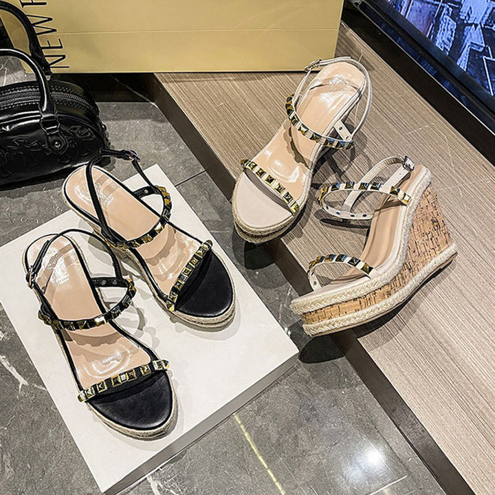 Dame Wedge-sandaler med dekorative remme og trendy espadrille-stil Stilla