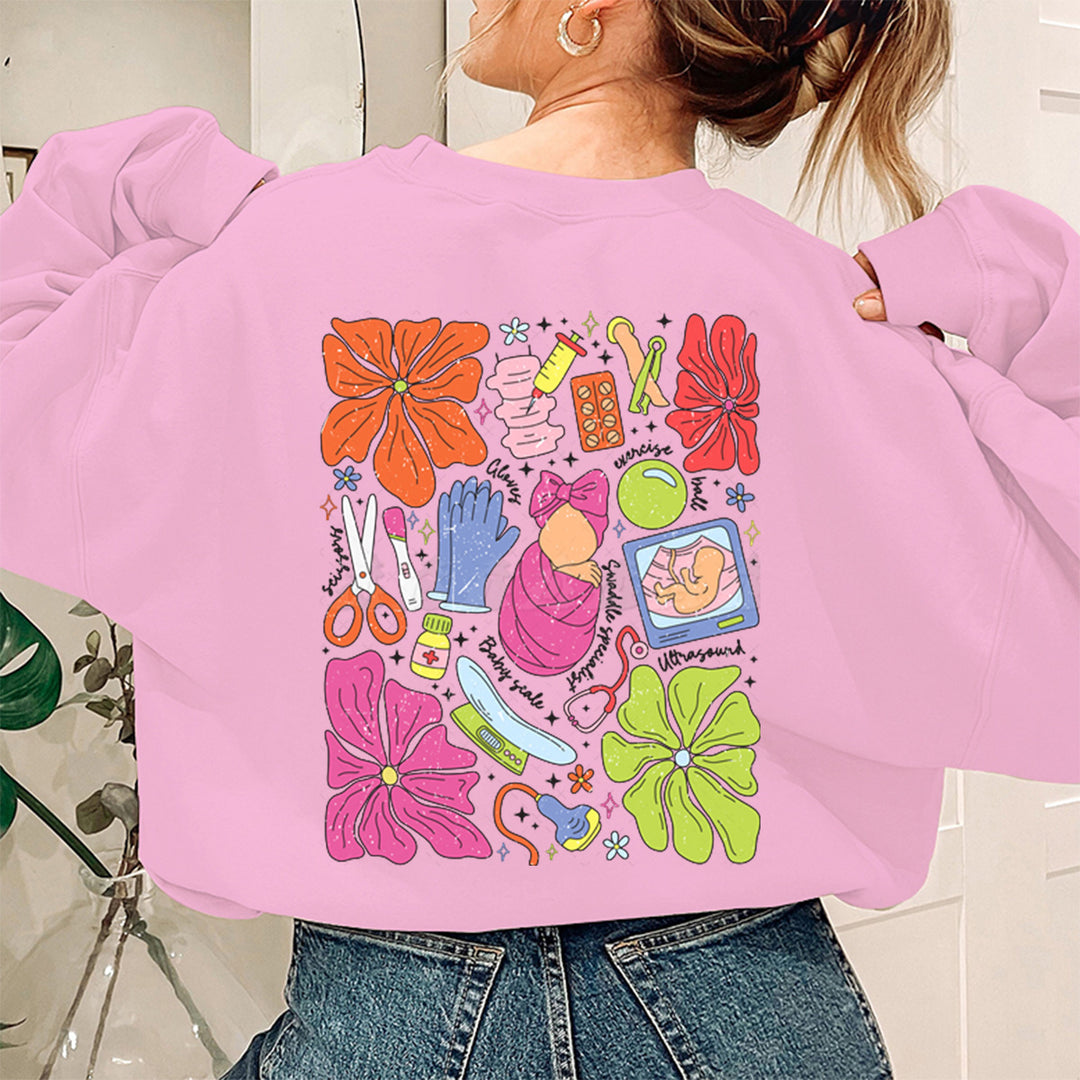 Kvinders hoodie med farverigt grafisk design og originalt plejemotiv Stilla