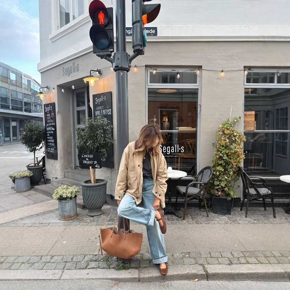 Kvinders afslappede utility jakke med praktisk lynlås og komfortable sidelommer Stilla