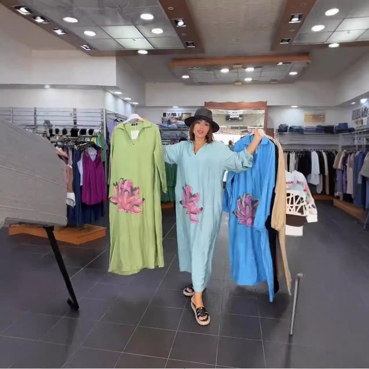 Dame Kaftan-kjole med blomsterdesign og praktiske sidelommer Stilla
