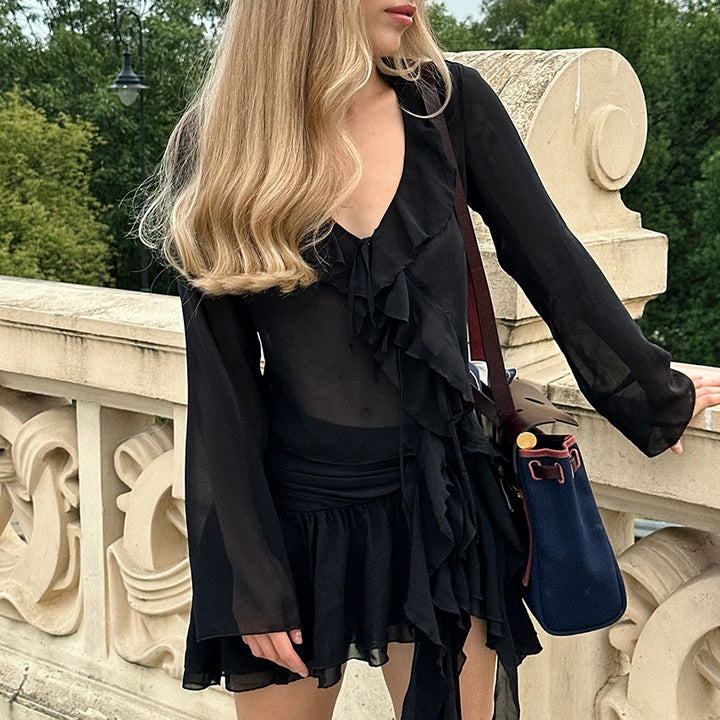 Dame Chice Rynke bluse med svangende kant og elegant talje Stilla