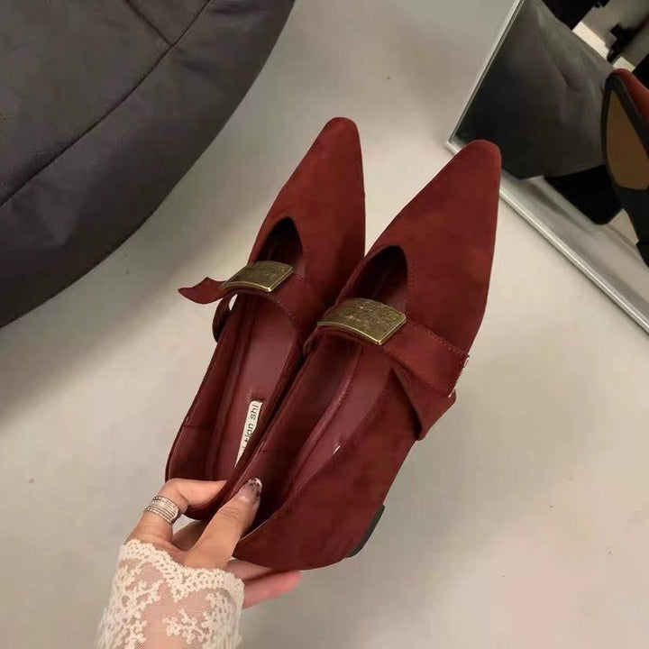 Kvinder spidse luksus slippers med detaljeret metallisk accent Stilla