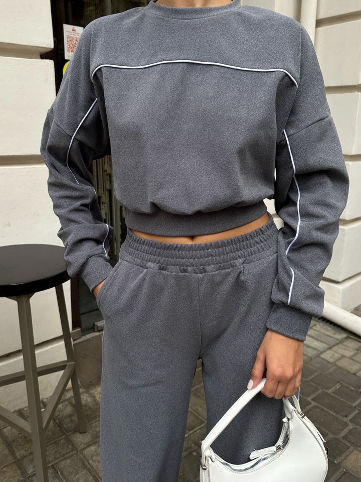 Kvindernes stilfulde sweatshirt og afslappede bukser Skovae
