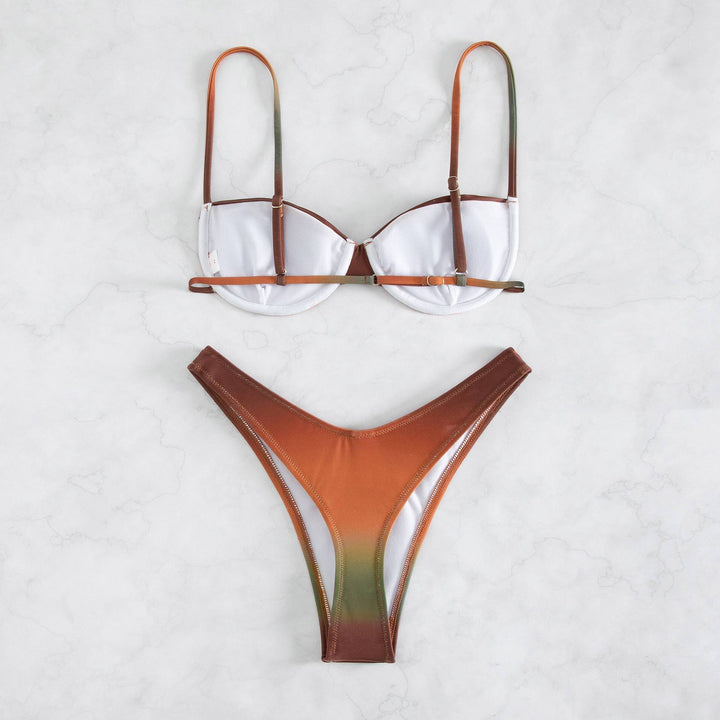 Dame bikini-sæt med spændende farvegradient og elegant push-up-overdel Stilla