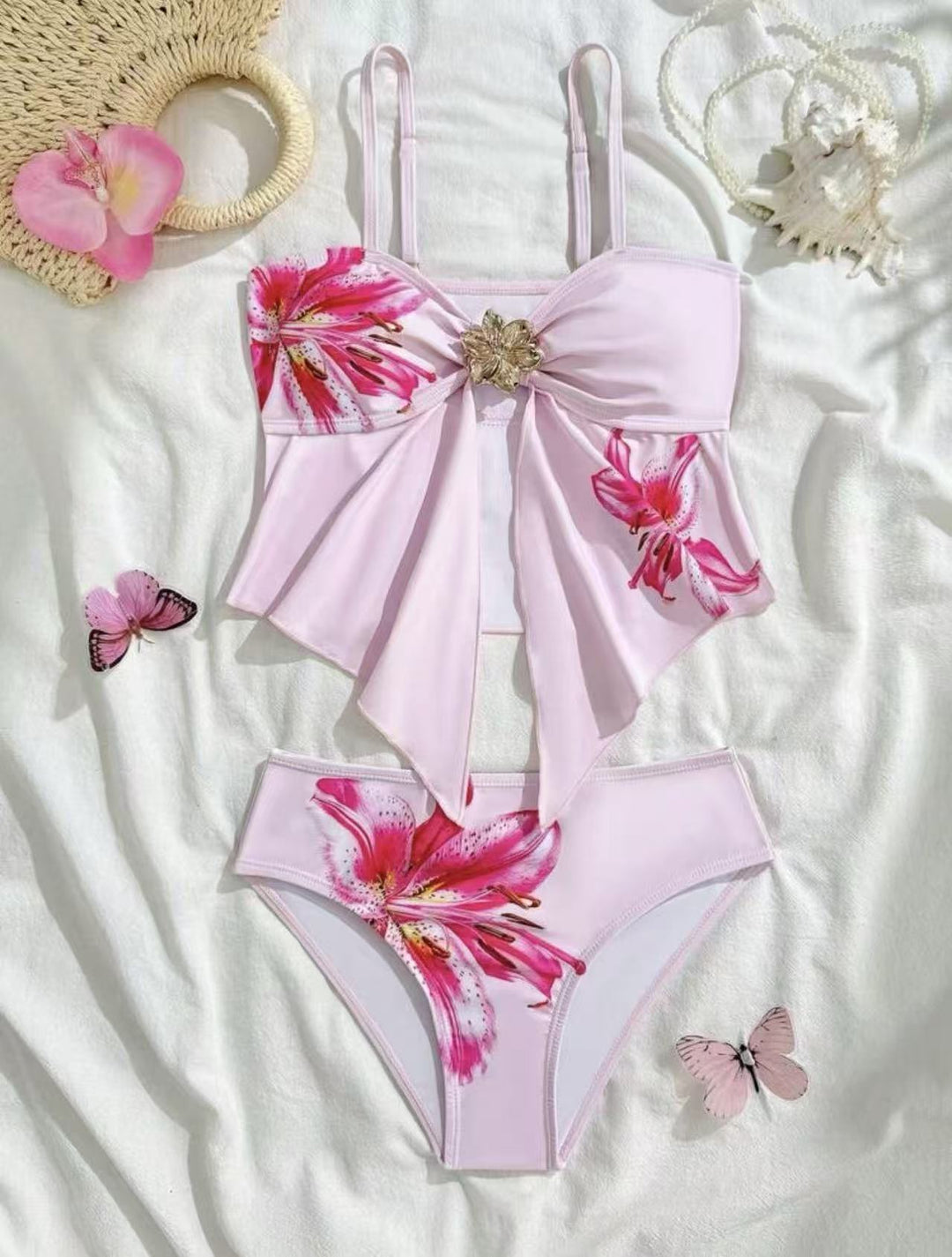 Dame bikini-sæt med blomsterindpakningsdetalje og elegant blomsterapplikation Skovae