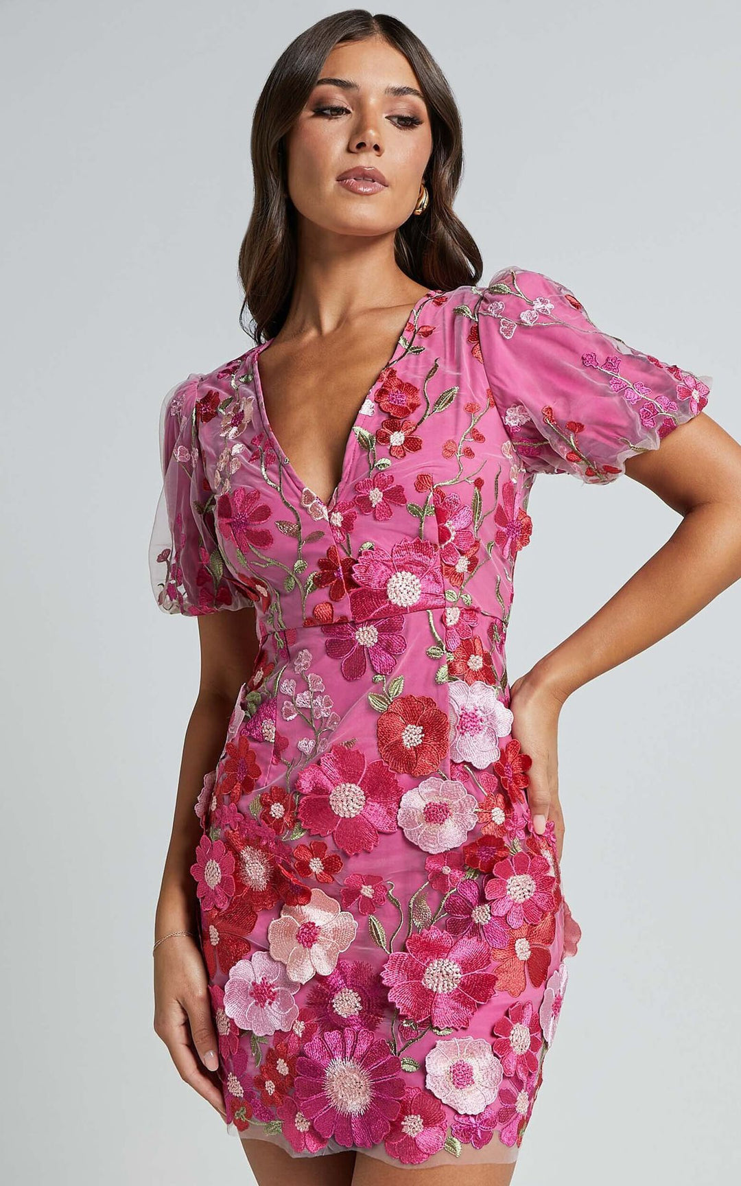 Dame Elegant Minikjole med florale broderier og gennemsigtigt overmateriale Stilla