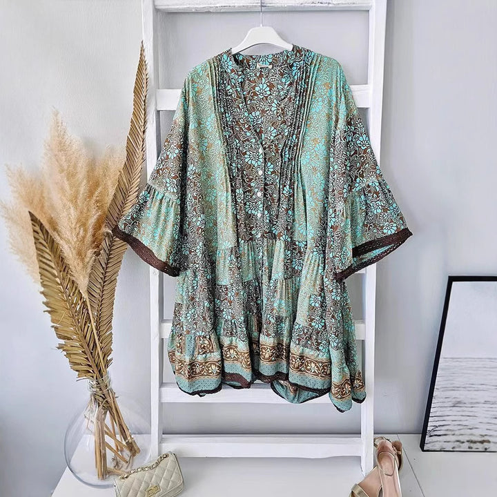 Dame luftig Boho-kjole med floral design og legende ruffle-elementer Stilla
