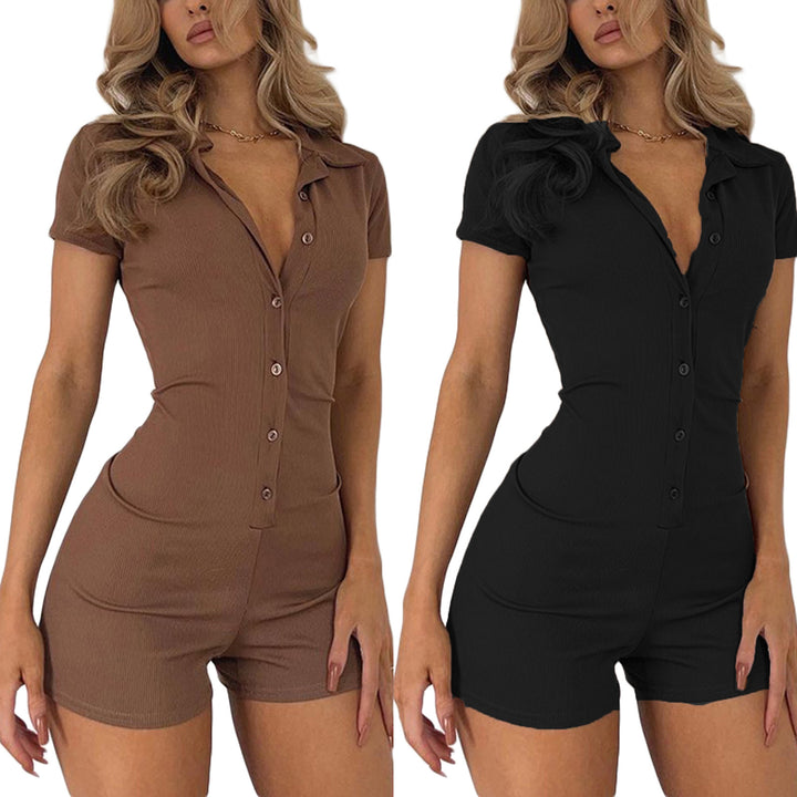 Dame tætsiddende Playsuit med knapper og kort benlængde Skovae