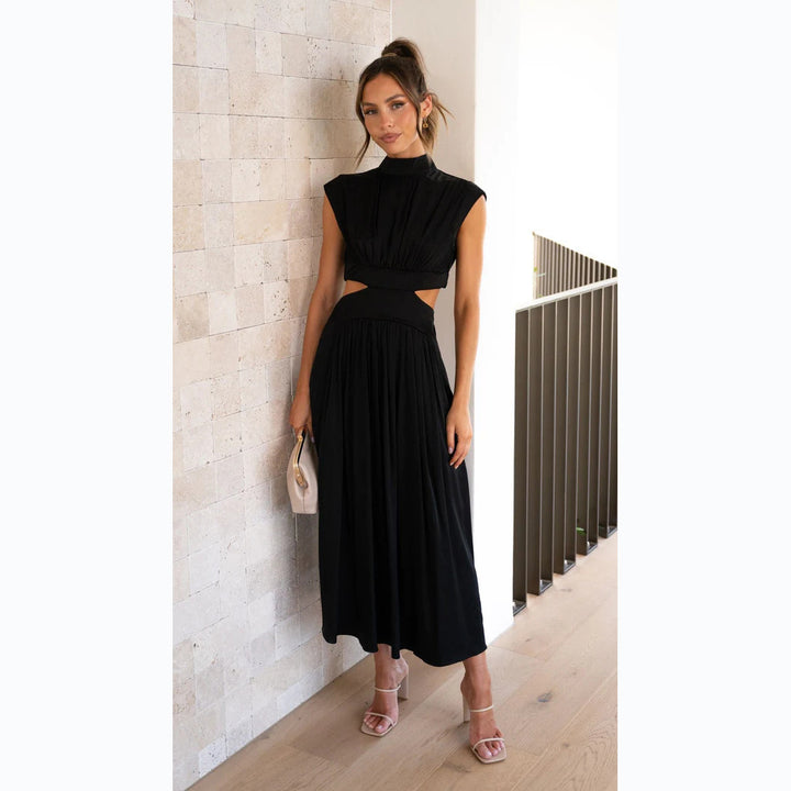 Dame Maxikjole med elegant drapering og moderigtige cut-out-detaljer Stilla