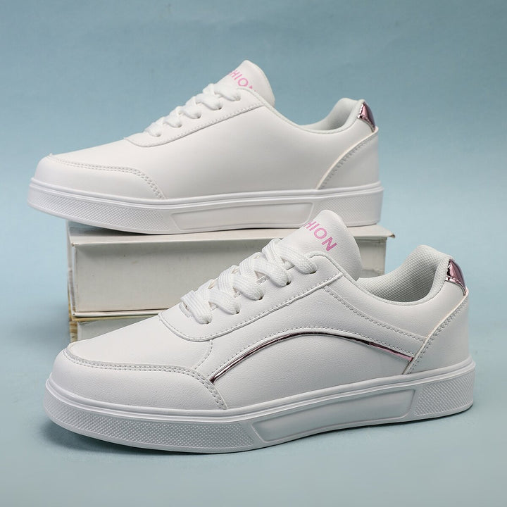 Dame nan lavtskåret kunstlæder sneakers med holografisk hælbesætning Skovae