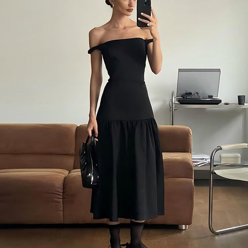 Damer Elegant Off-Shoulder Kjole med flydende Skørt og Volantdetaljer Stilla