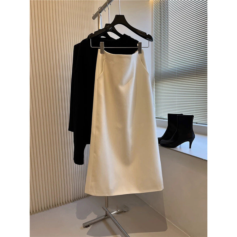 Dame figurtilpasset nederdel lavet af kvalitetsmateriale med elegant snit Stilla