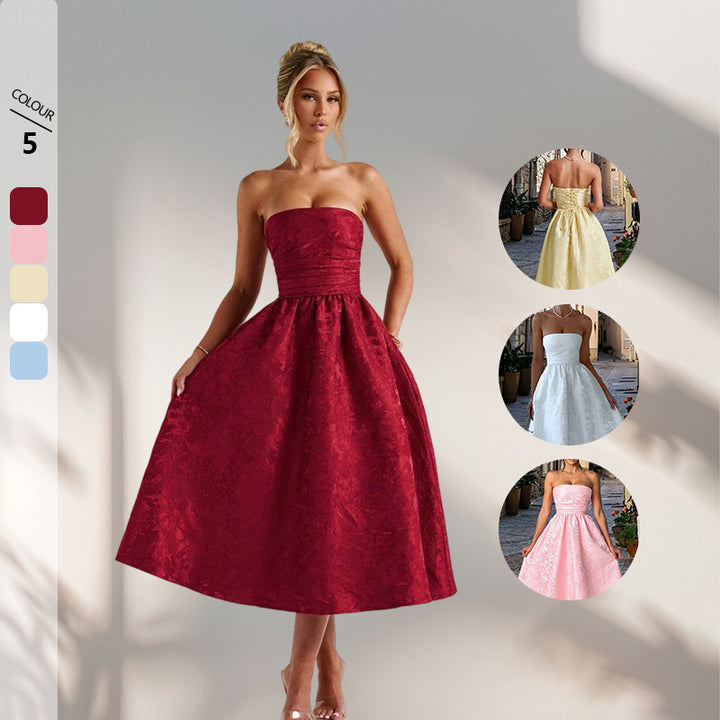 Damer cocktailkjole med elegant bustier top og flagrende nederdel