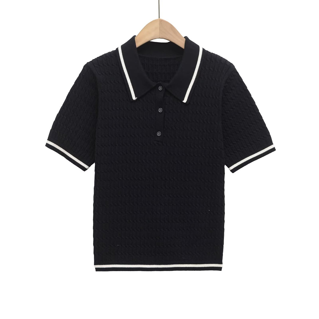 Dame polo shirt med struktureret materiale og fine knapdetaljer Skovae