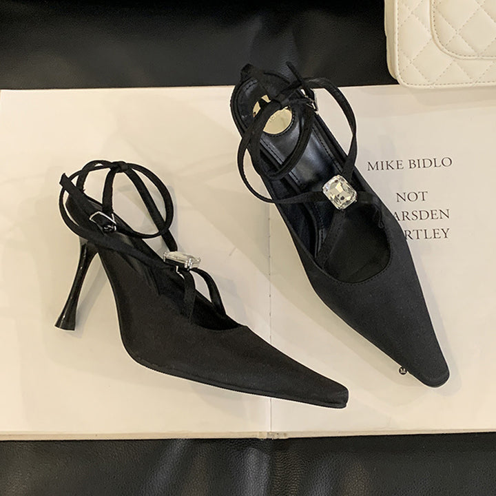 Dame Slingback Pumps med funklende smykkedetaljer og elegant remdesign Stilla