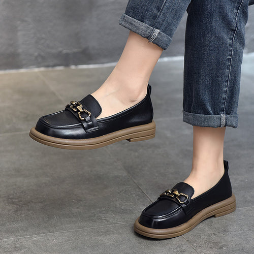 Dame Mokassin-Slipper med fashionable spænde-detalje og komfortabel sål Stilla