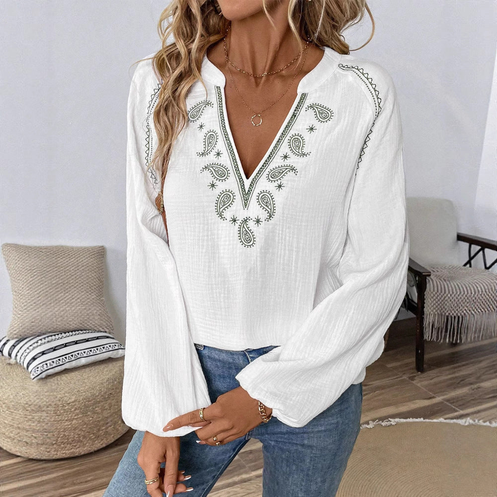 Damebluse med legende paisleymønster og elegante broderier Stilla
