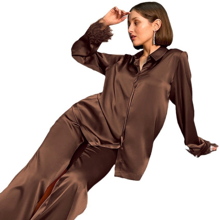 Dame satin-pyjama-sæt med elegante plysdetaljer Stilla