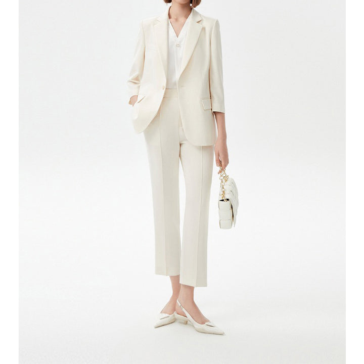 Dame Halvlang Blazer med elegante detaljer og smalt snit Stilla