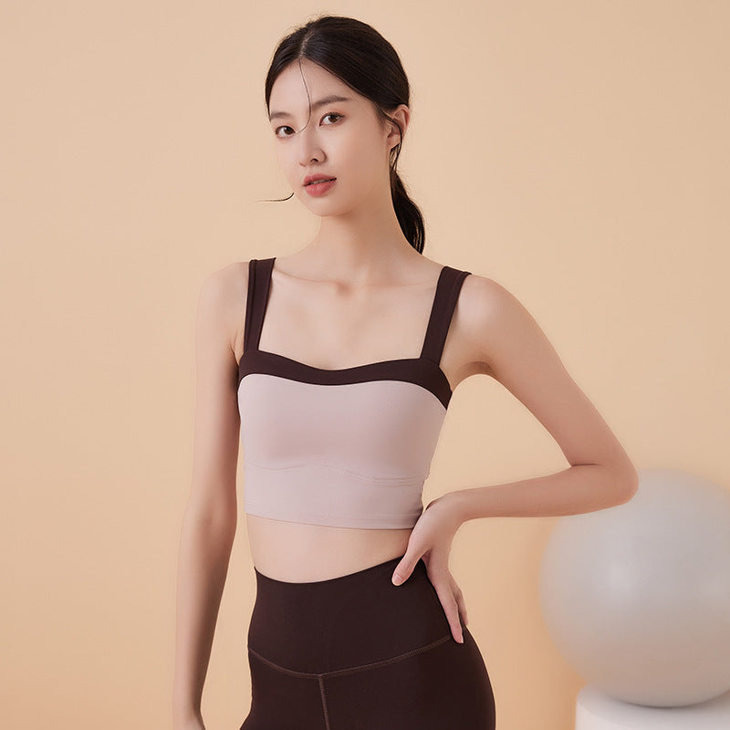 Dame sporty bustier med modisch cut-out og justerbare stropper Stilla