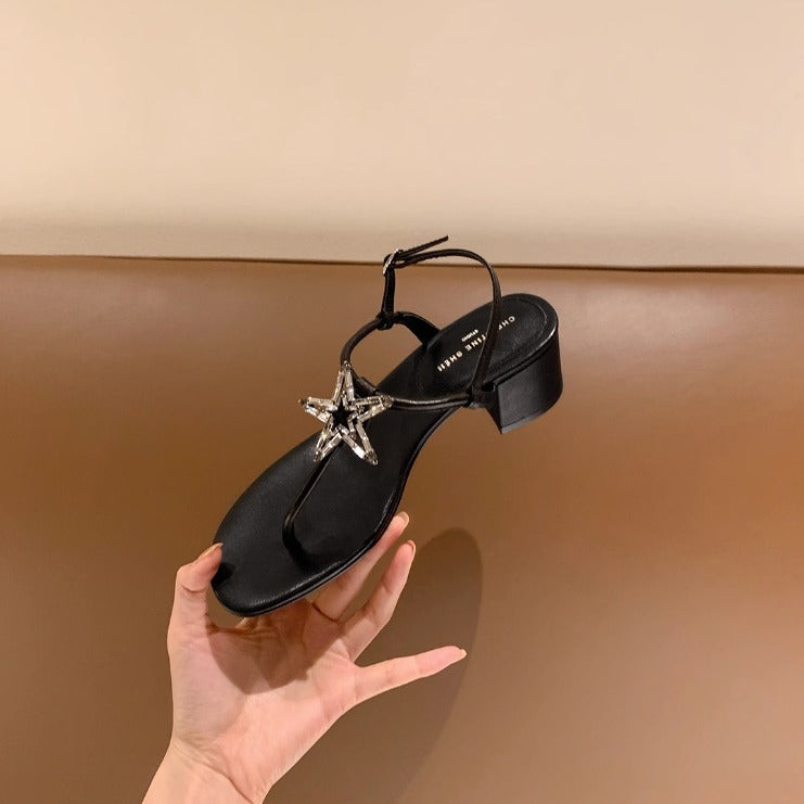 Dame Sling-sandaler med elegant glitrende element og behagelig hælhøjde Stilla