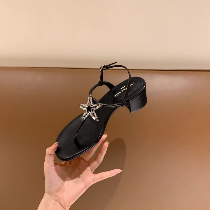 Dame Sling-sandaler med elegant glitrende element og behagelig hælhøjde Stilla