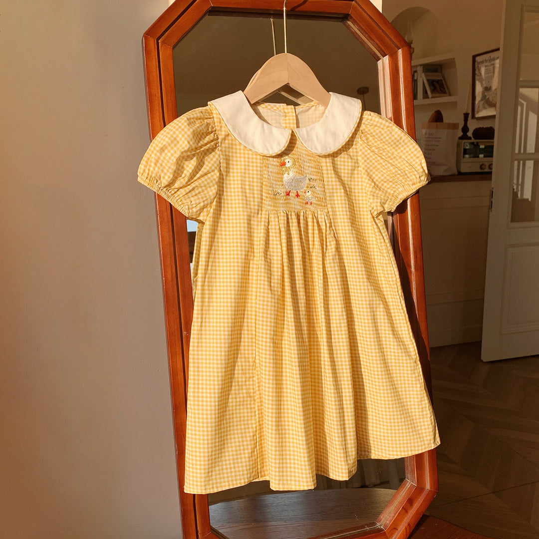 Pige Klassisk ternet kortærmet kjole med broderede detaljer Stilla