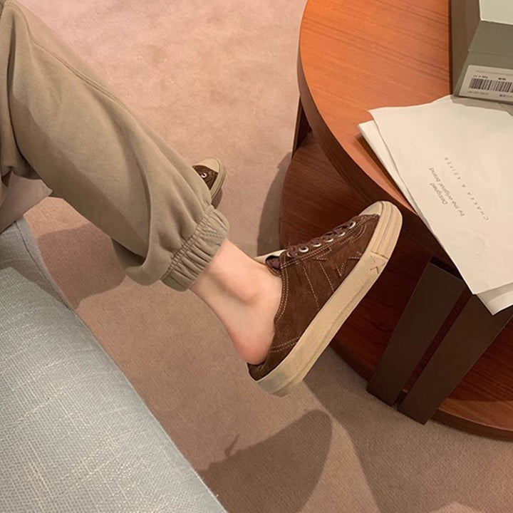 Dame Slip-On Sneakers med skridsikker sål og elegant ruskinds-overflade Stilla