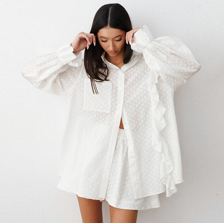 Dame sæt bestående af bluse og shorts med rüschen og gennemsigtigt design Stilla