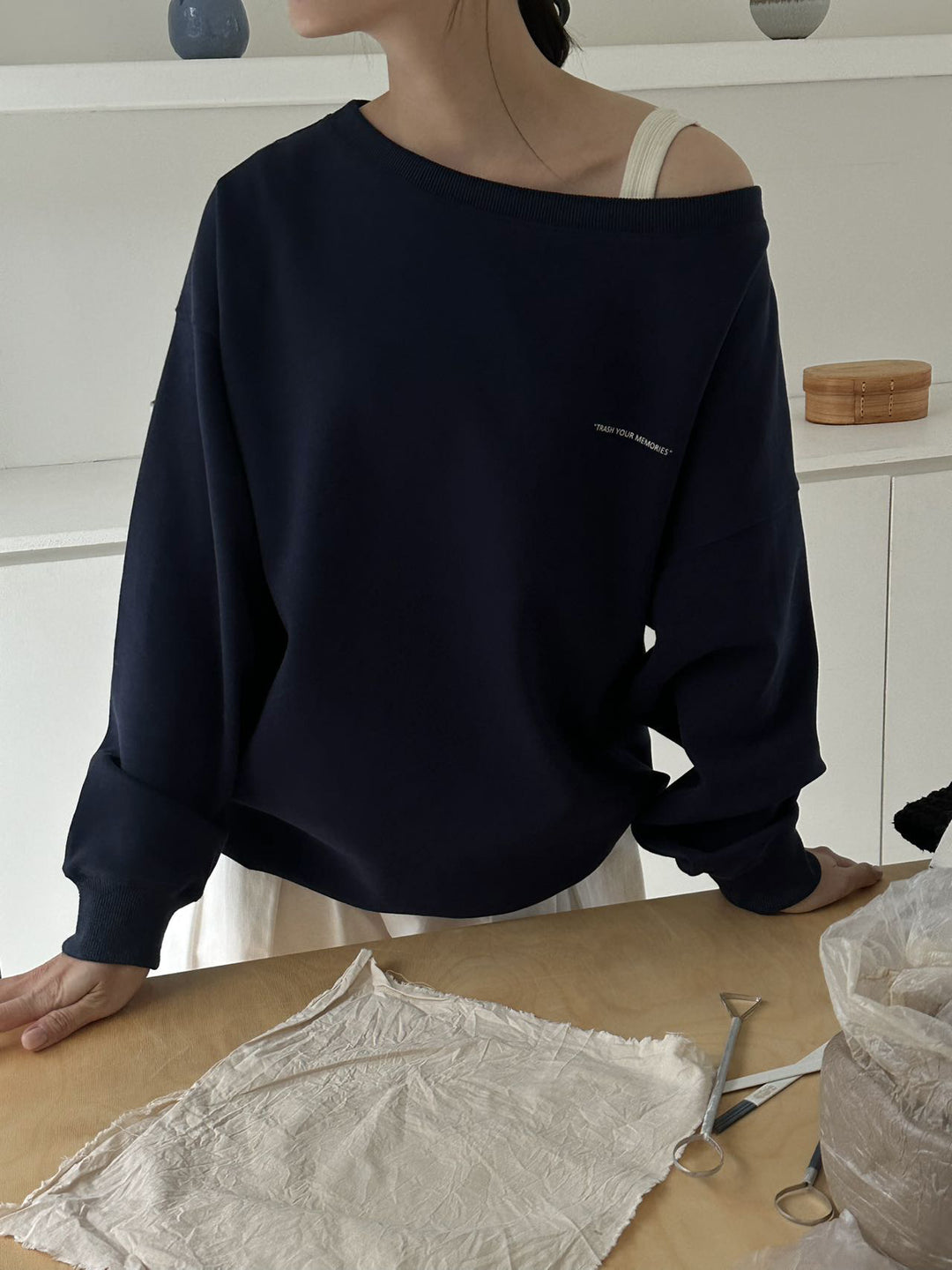 Dame oversized sweatshirt med asymmetrisk udskæring og afslappet pasform Stilla