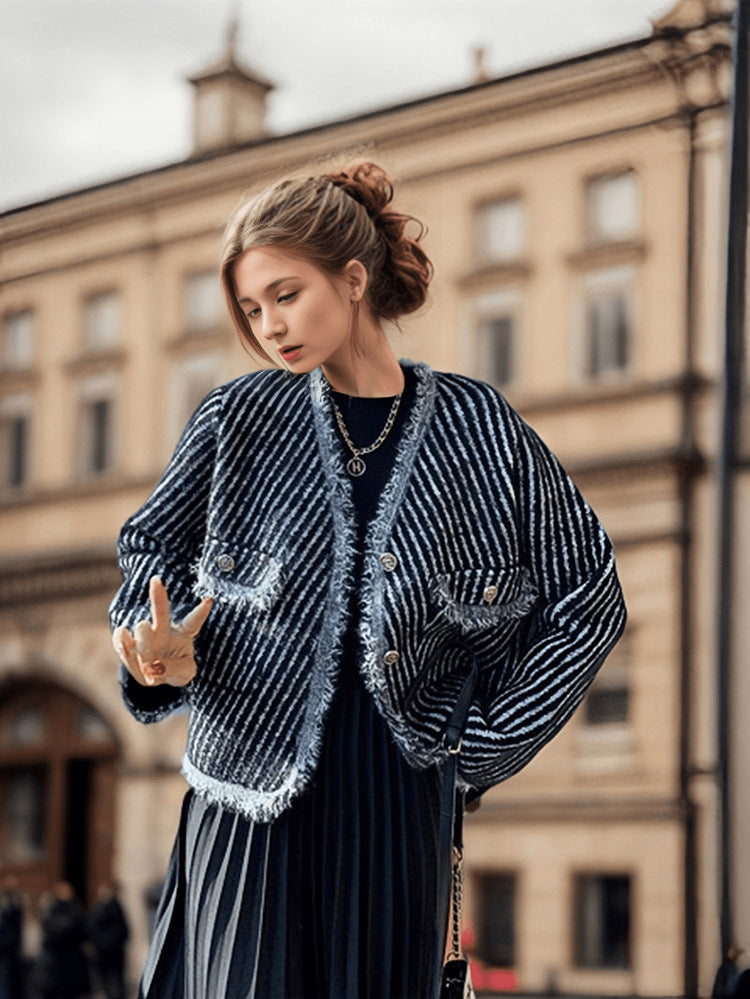Kvindernes cardigan med dekorative knapdetaljer og frynsedesign Stilla