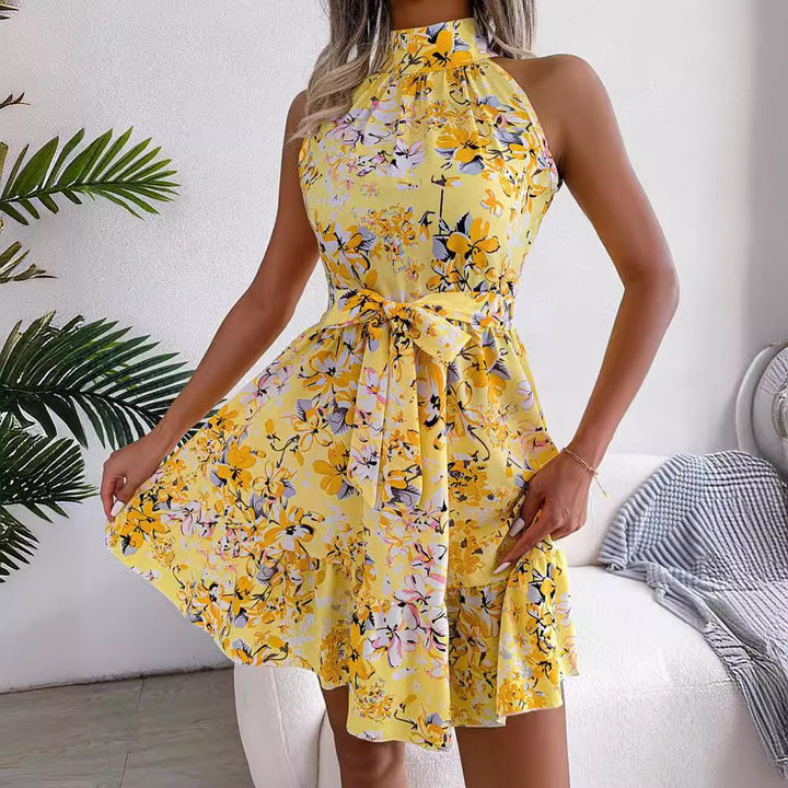 Damekjole i tidløst highneck-design med blomstermønster Stilla